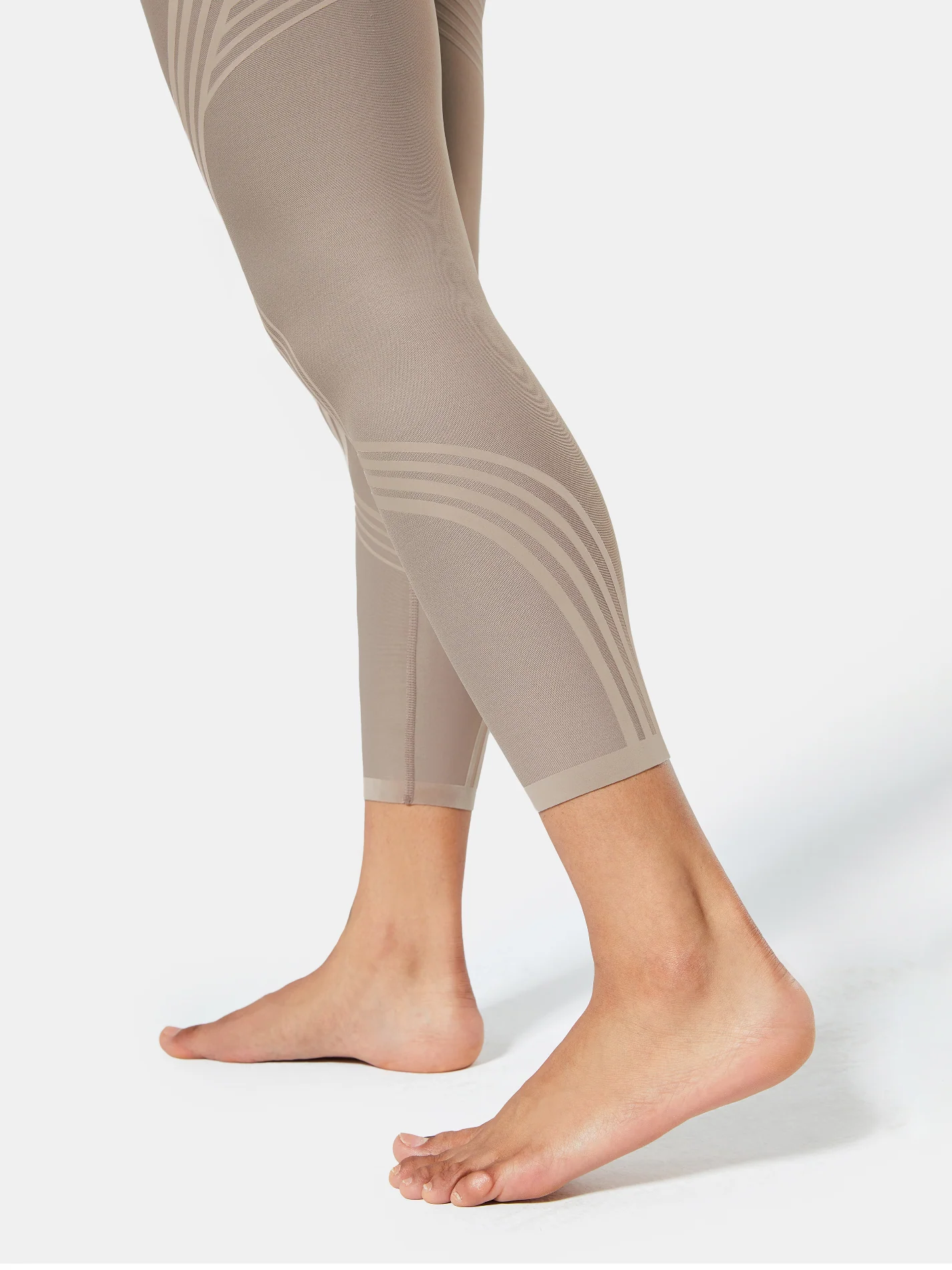 Body Sculpt 7/8 Leggings (Reversible Wear) - Image 31