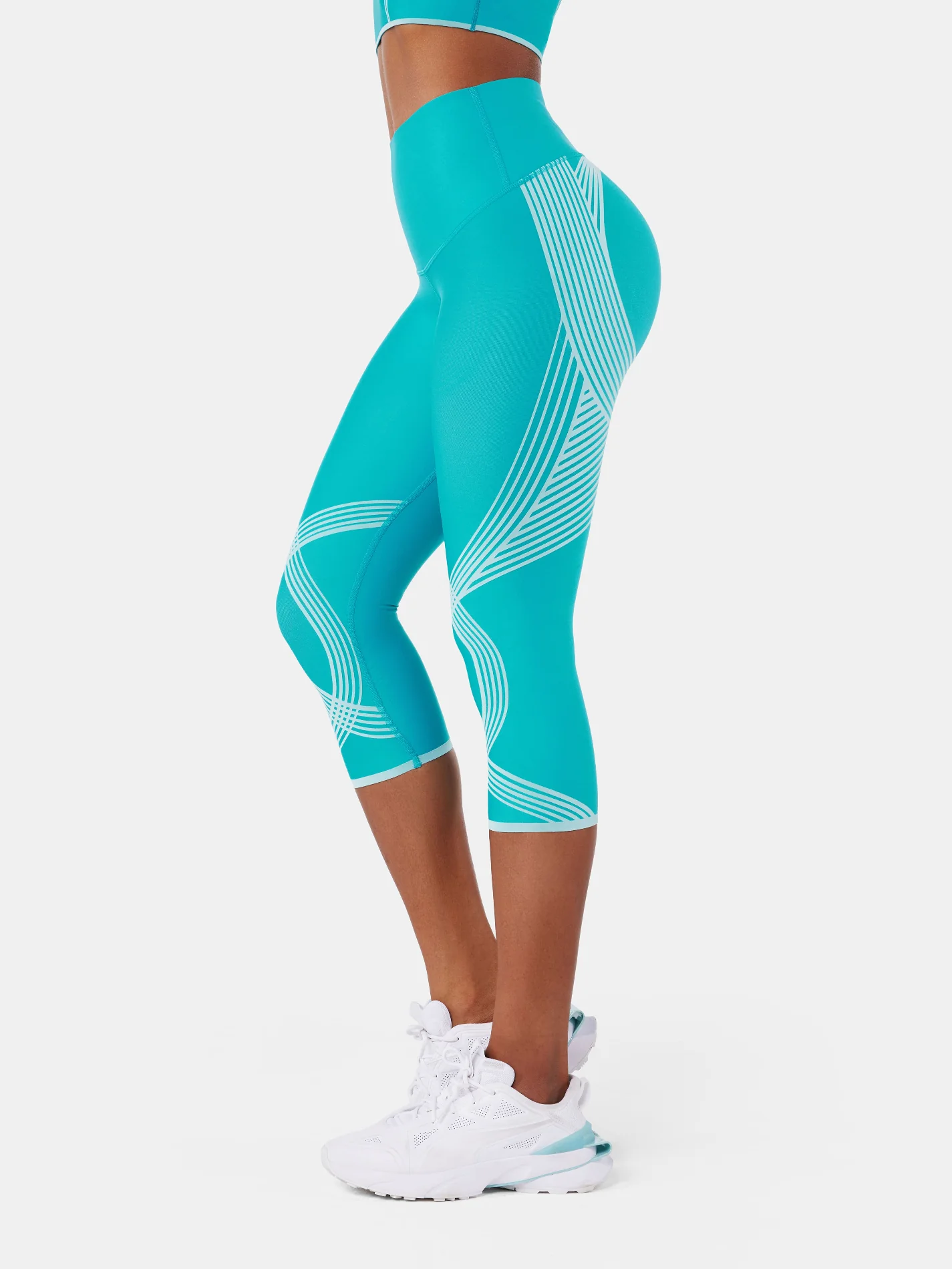 Body Sculpt Capri Leggings (Reversible Wear) - Image 50
