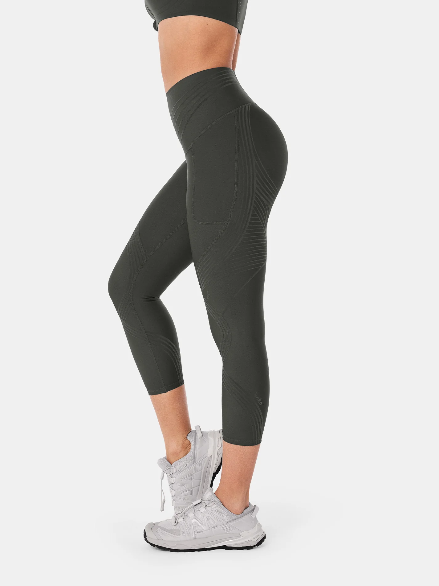 Body Sculpt Side Pocket 7/8 Leggings 2.0 (Reversible Wear) - Image 8
