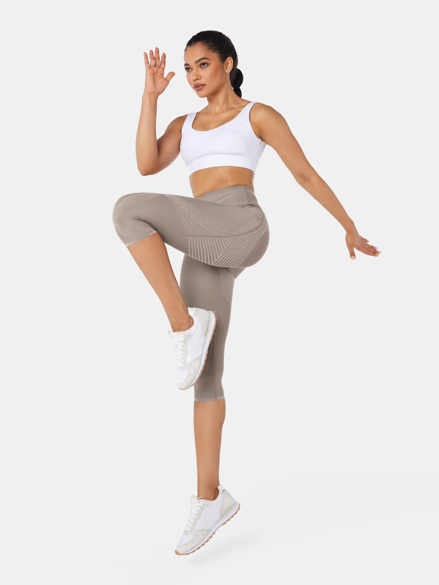 Body Sculpt Side Pocket Capri Leggings - Image 16