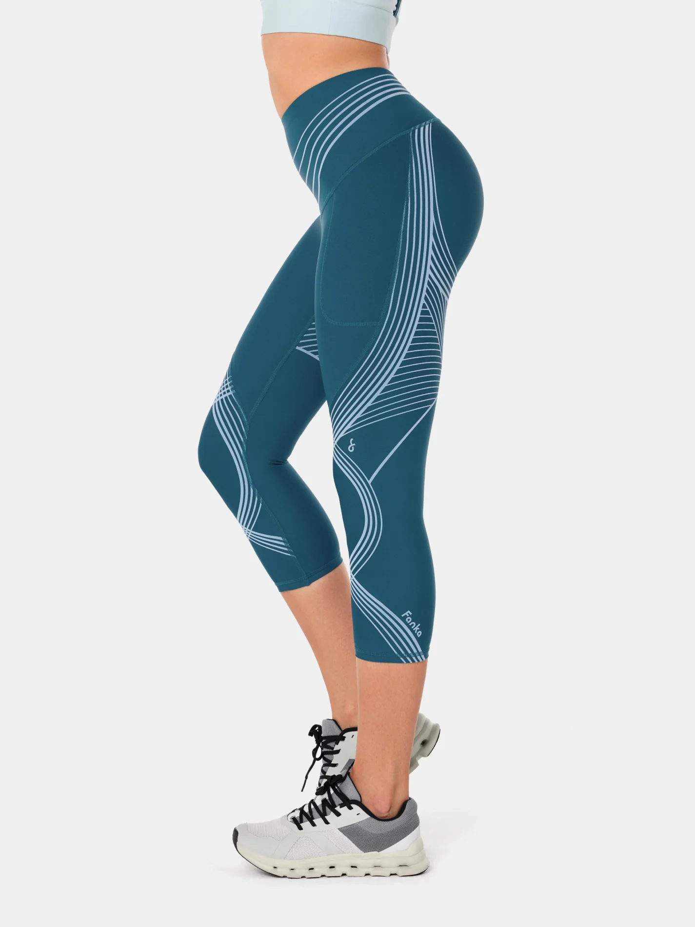 Body Sculpt Side Pocket Capri Leggings 2.0 (Reversible Wear) - Image 35