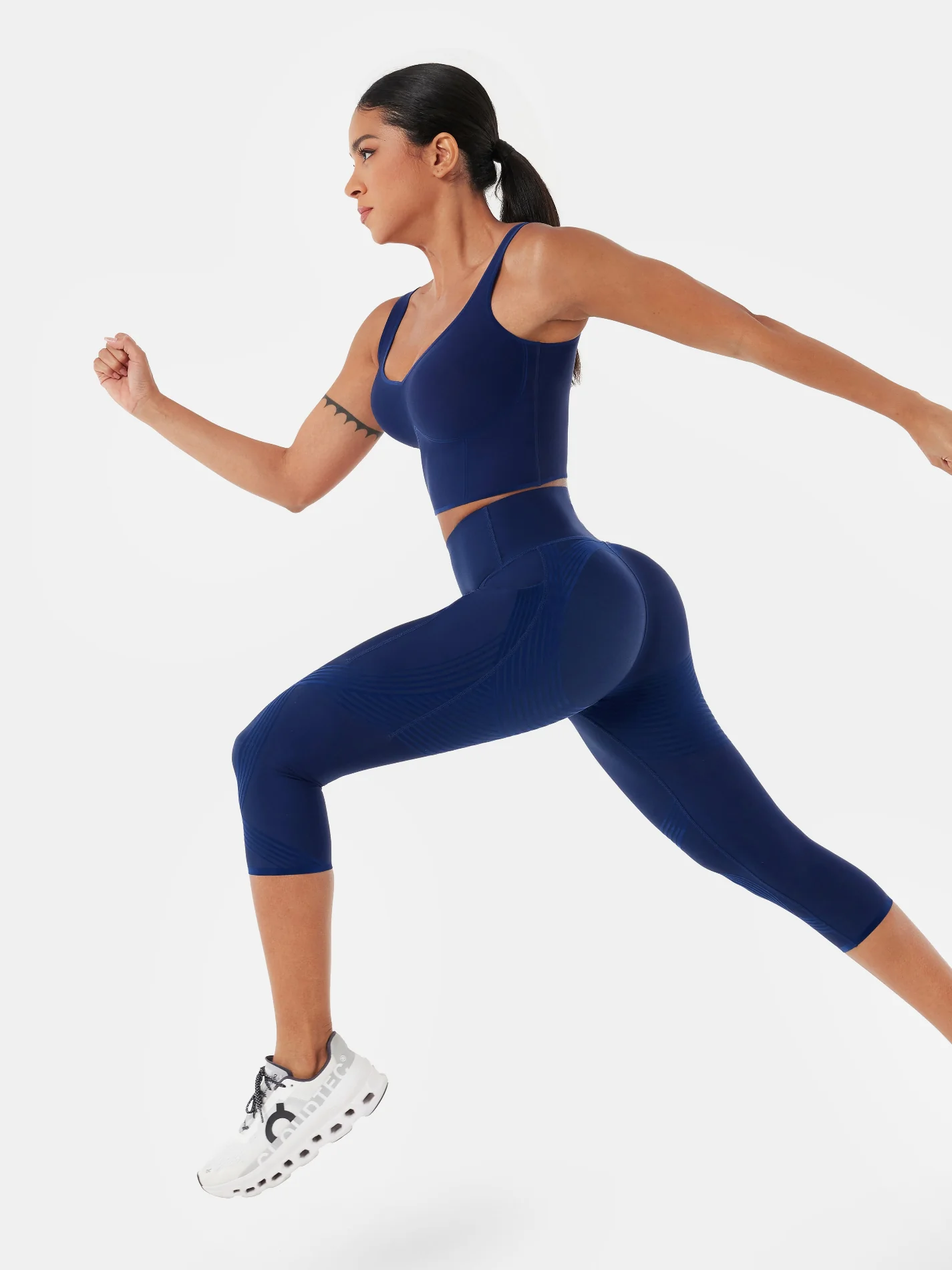 Body Sculpt Side Pocket Capri Leggings - Image 37